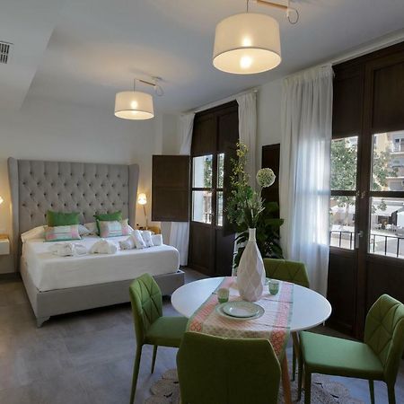 Apartamentos El Marques マラガ エクステリア 写真