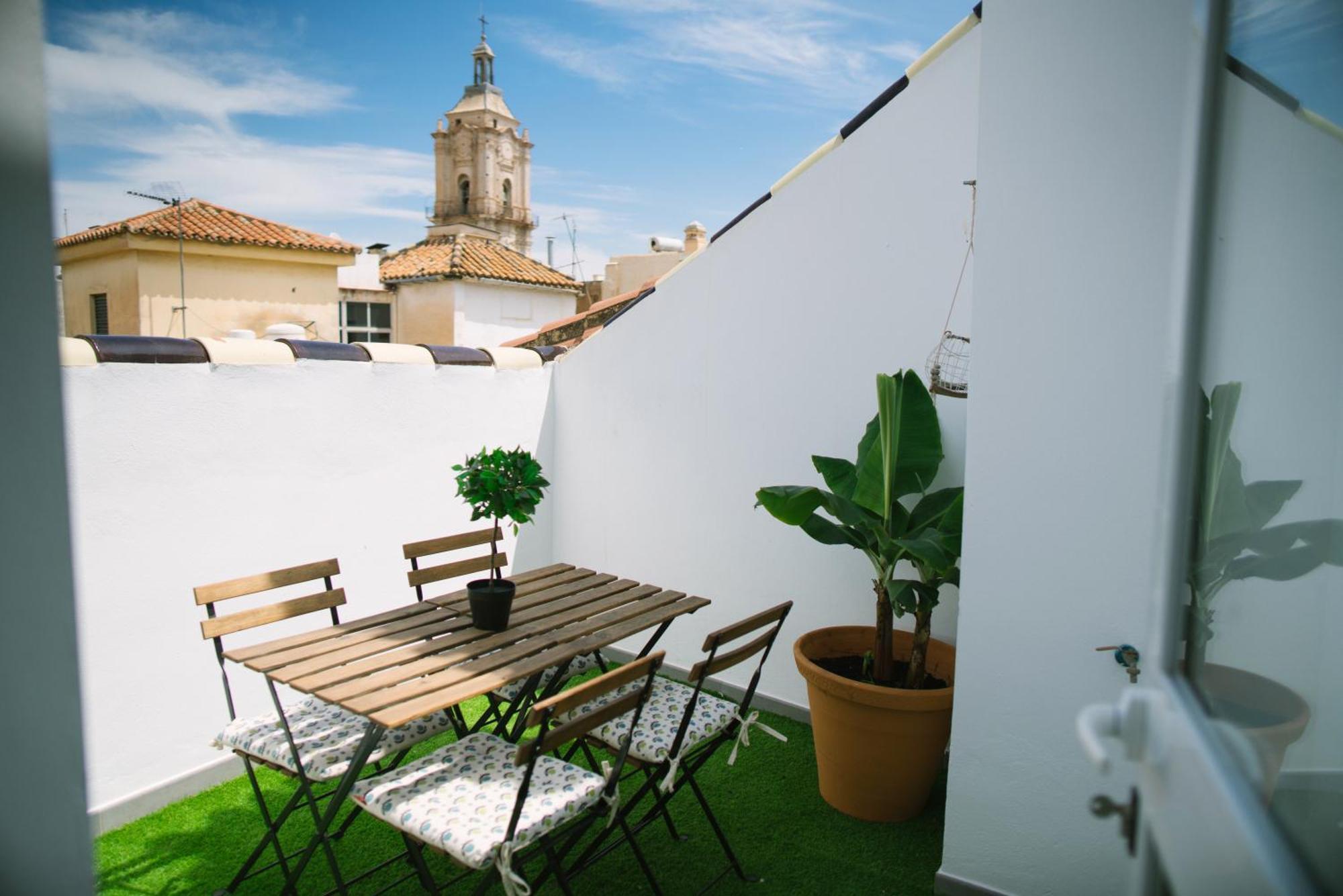 Apartamentos El Marques マラガ エクステリア 写真