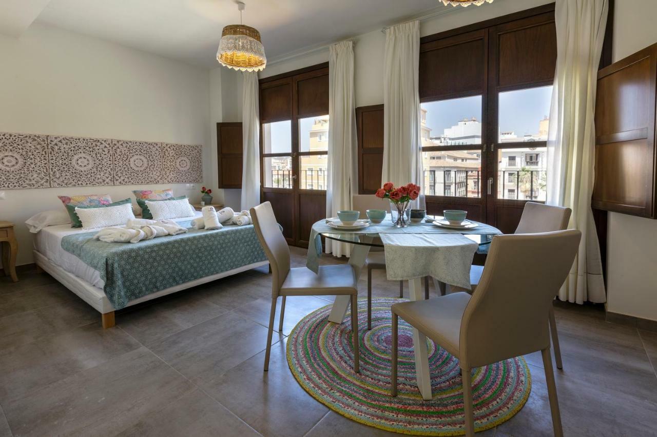 Apartamentos El Marques マラガ エクステリア 写真