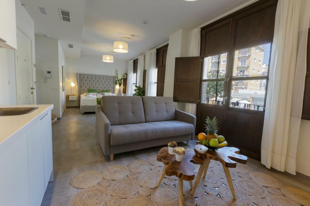 Apartamentos El Marques マラガ エクステリア 写真