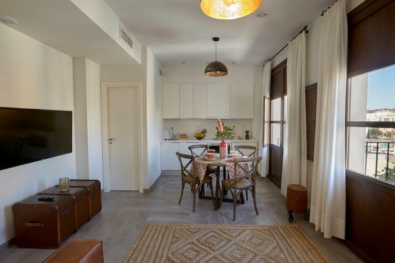 Apartamentos El Marques マラガ エクステリア 写真