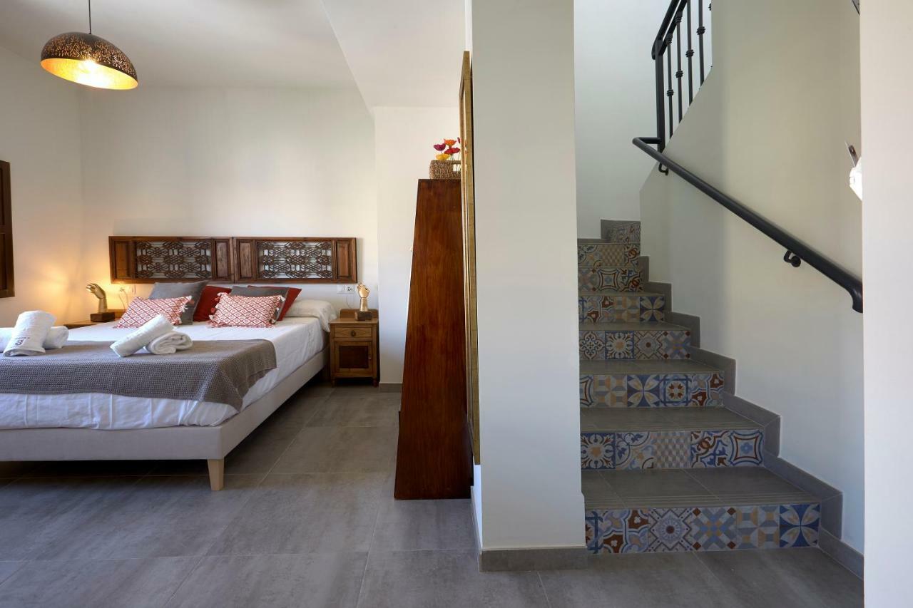Apartamentos El Marques マラガ エクステリア 写真